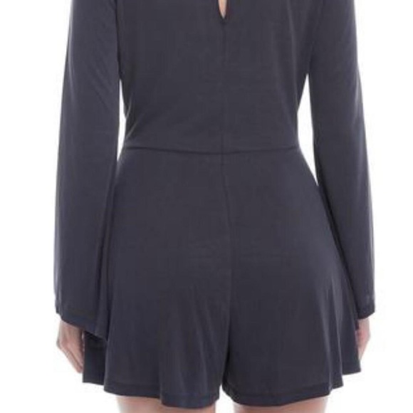 🤍🤍 Lush Super Soft Romper - Size Large - GREAT condition! - Picture 2 of 5